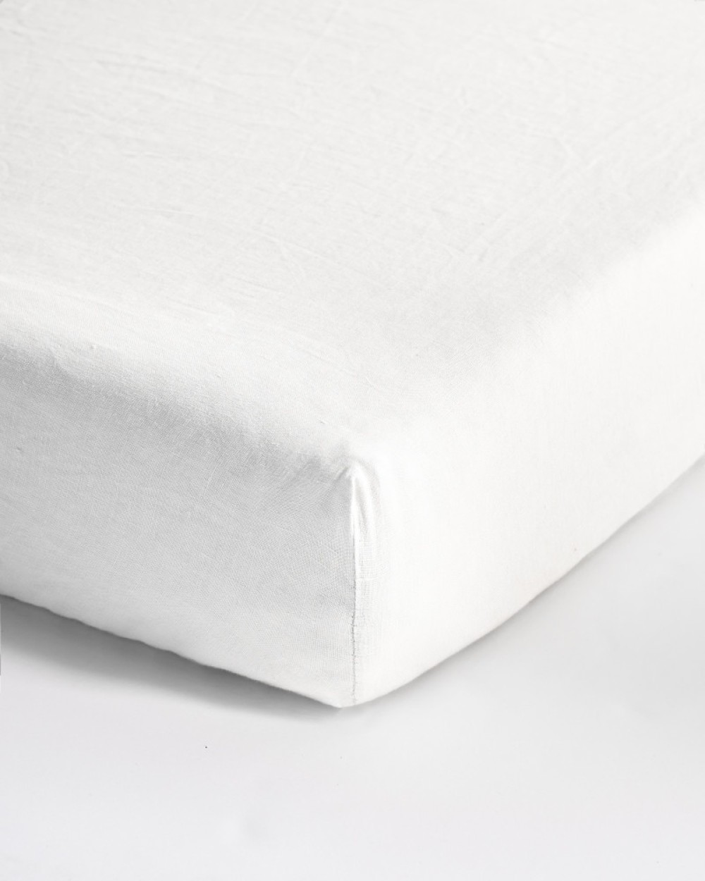 European Linen Fitted Crib Sheet 2-Pack - White